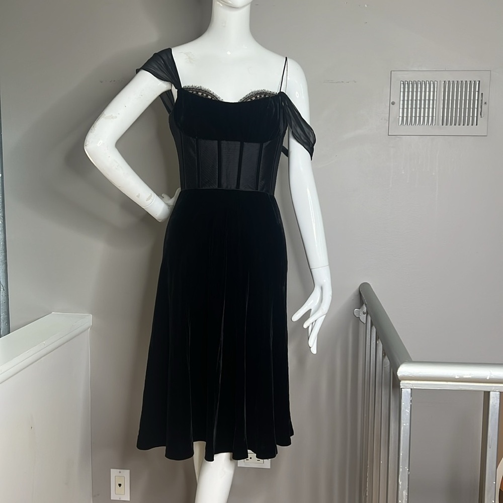 Badgley Mischka Sz 4 Black Velvet Adjustable Corset Evening Dress